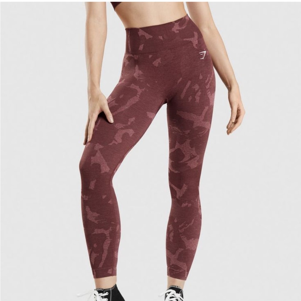 Gymshark Adapt Camo Seamless Leggings -
Savanna | Cherry Brown